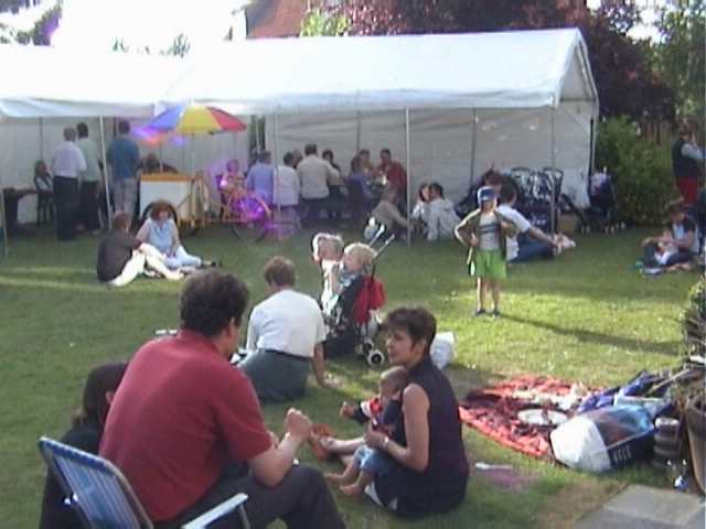 Lowfieldsbbq11.jpg, 39014 bytes, 08/07/2001