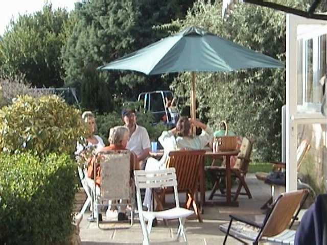 Lowfieldsbbq12.jpg, 55124 bytes, 08/07/2001