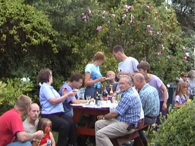 Lowfieldsbbq4.jpg, 55223 bytes, 08/07/2001