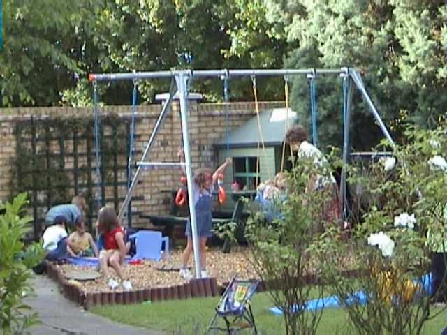 Lowfieldsbbq8.jpg, 58300 bytes, 08/07/2001